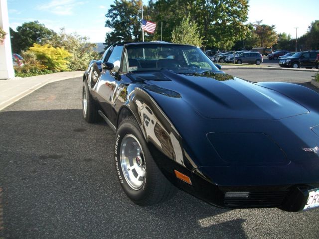 1977 Chevrolet Corvette - photo 2