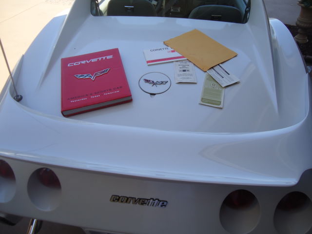 1977 Chevrolet Corvette WHITE - photo 12