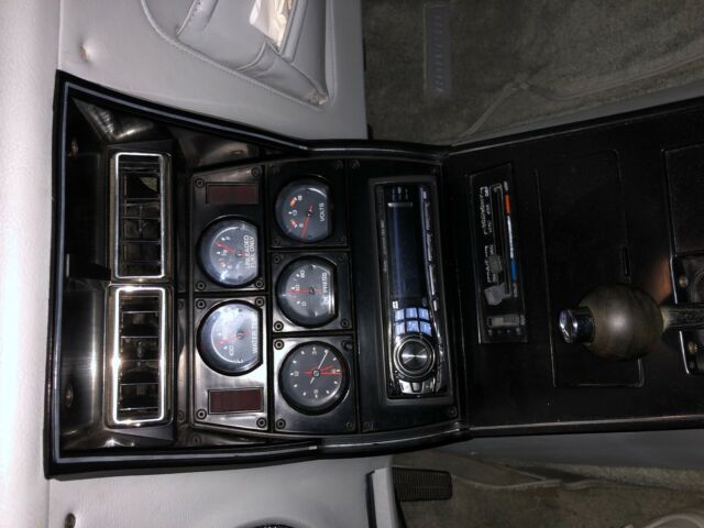 1977 Chevrolet Corvette - photo 9