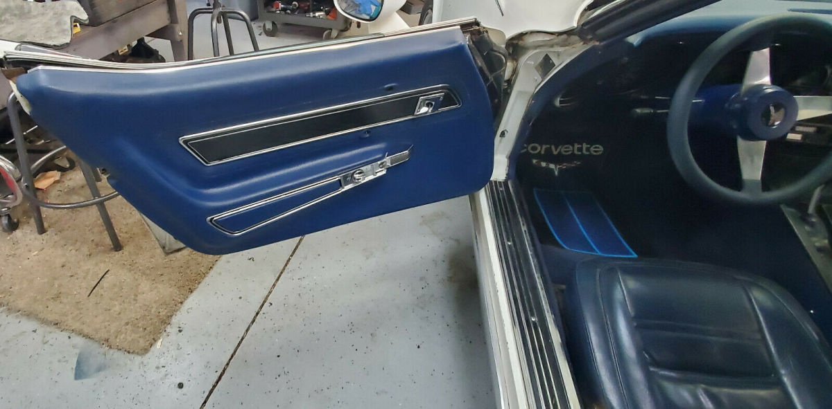 1977 Chevrolet Corvette L82 Coupe with T-tops - photo 6
