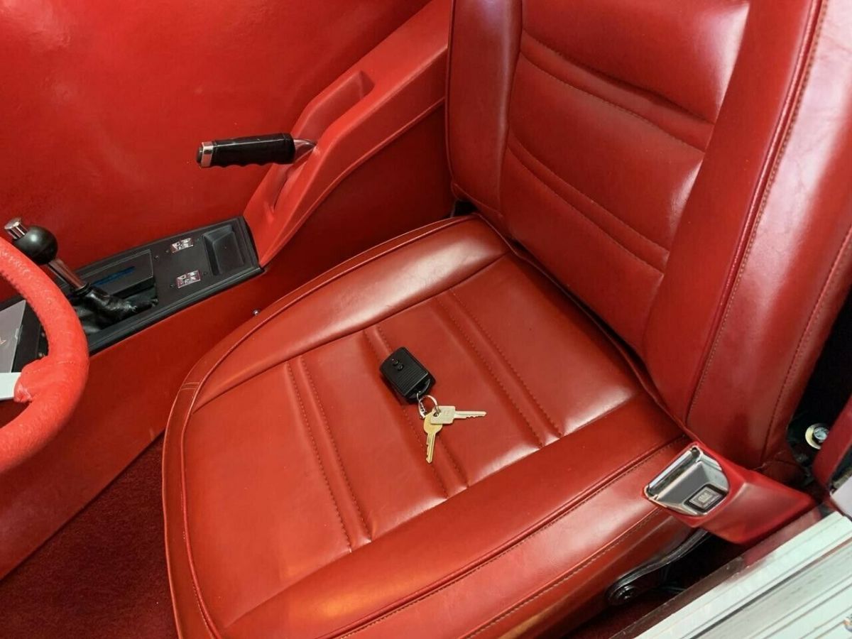 1977 Chevrolet Corvette - photo 12