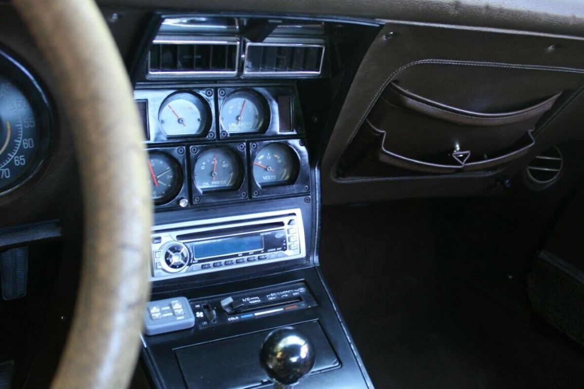 1977 Chevrolet Corvette - photo 12