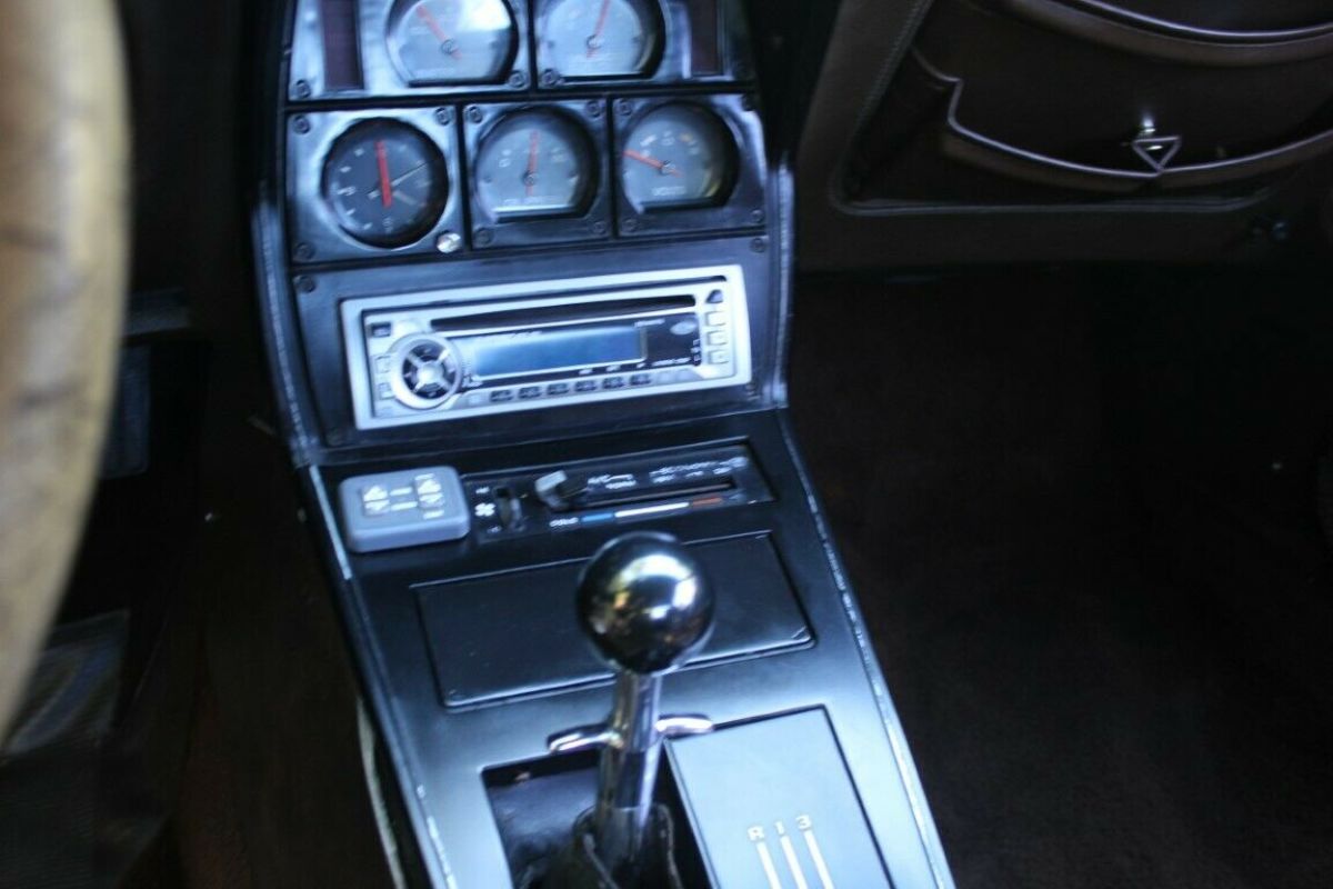 1977 Chevrolet Corvette - photo 13