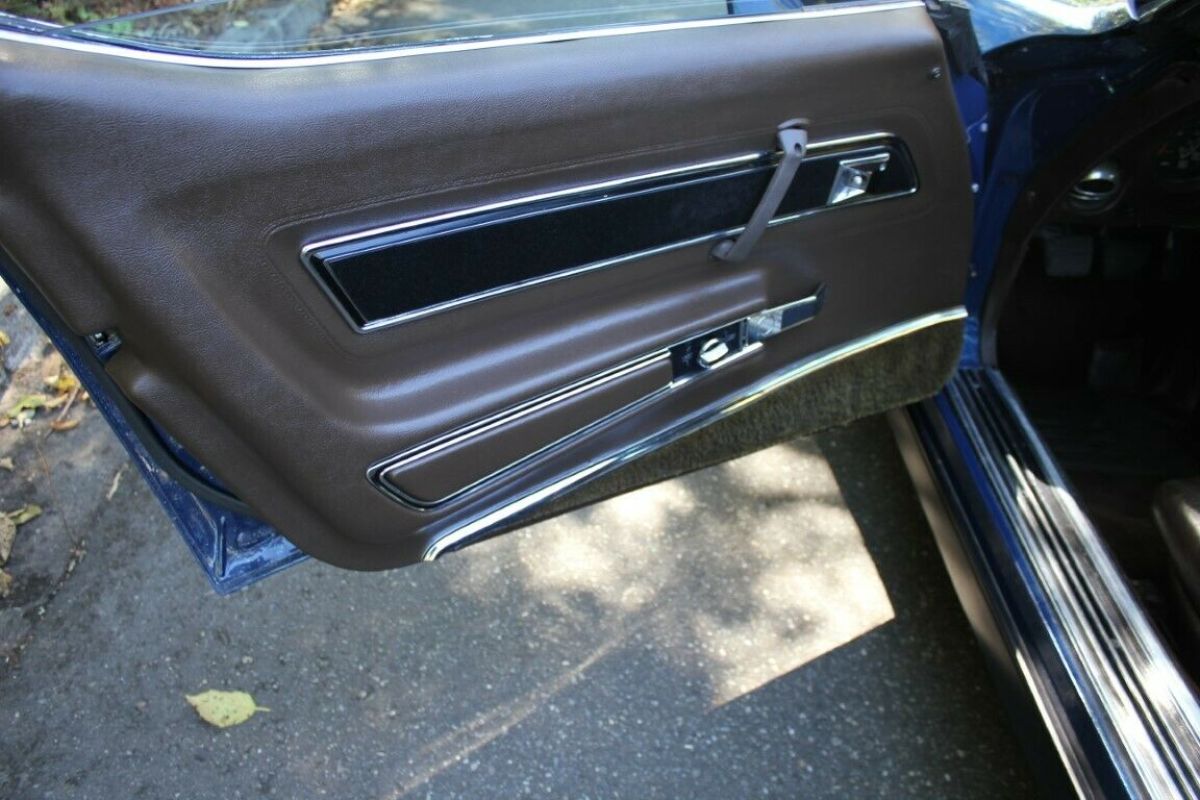 1977 Chevrolet Corvette - photo 9