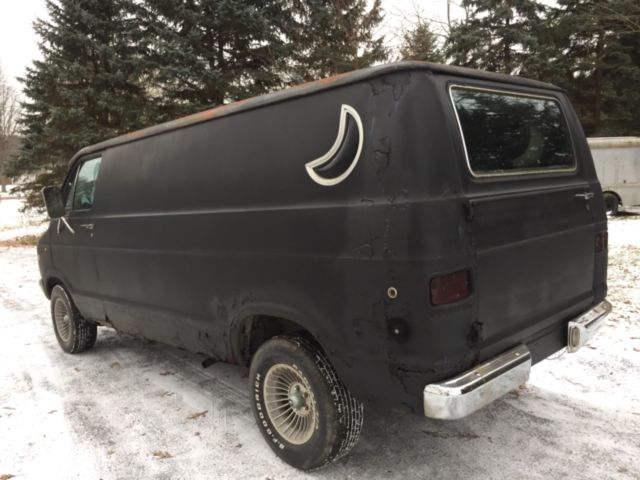 1977 Dodge 200 - photo 2
