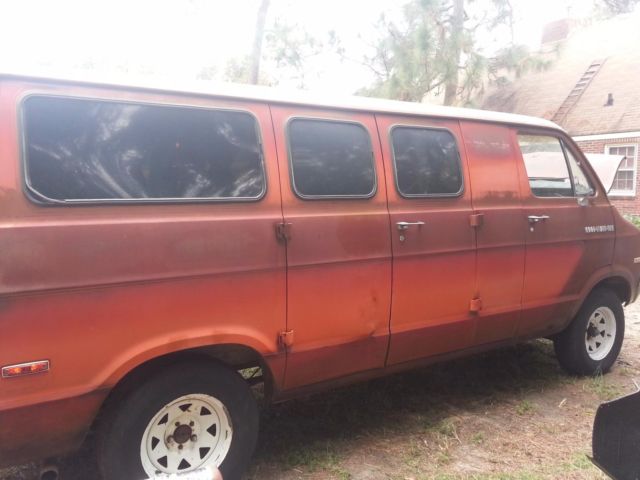 1977 Dodge B200 Custom - photo 2