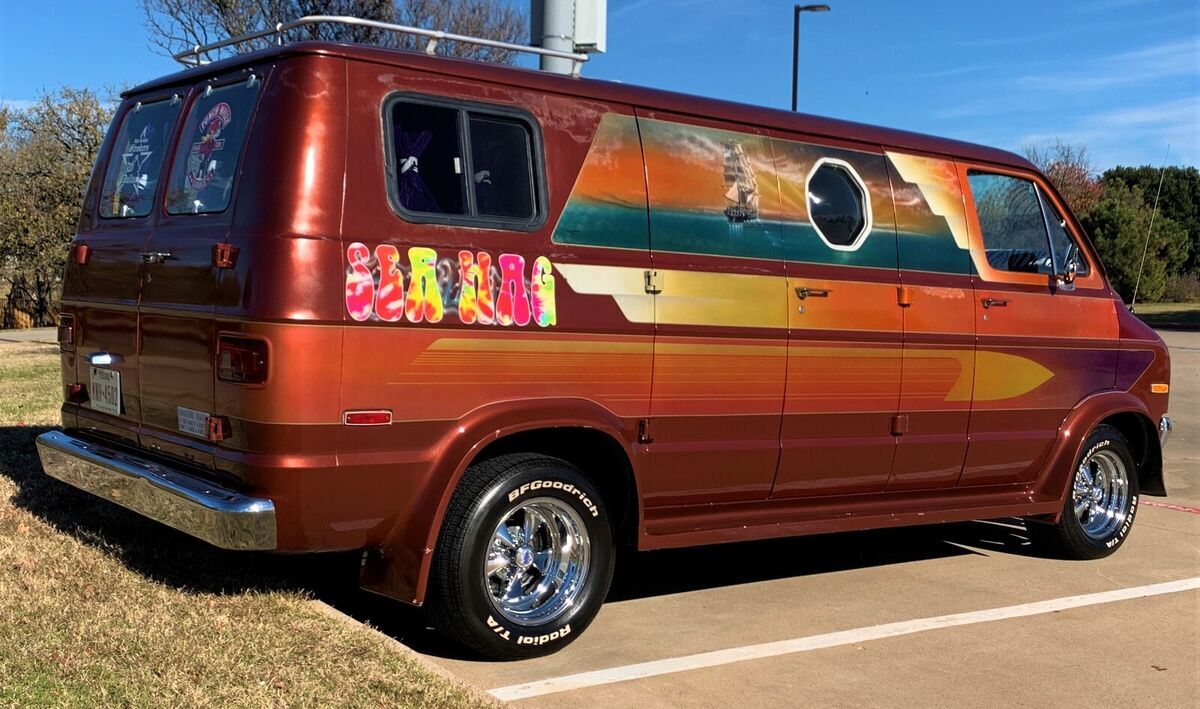 1977 Dodge B200 Van - photo 2