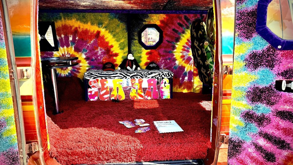 1977 Dodge B200 Van - photo 6