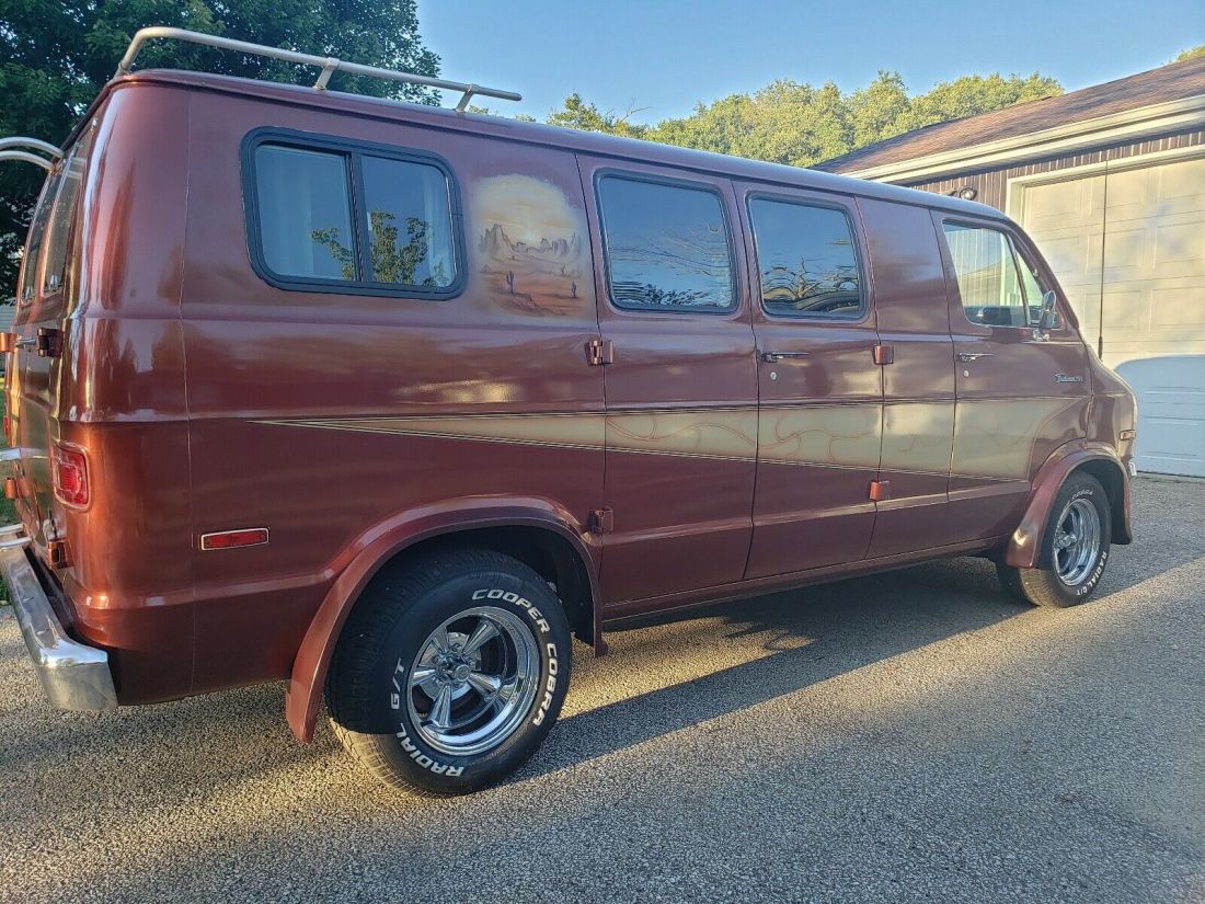 1977 Dodge B200 Tradesman Custom Van - photo 7