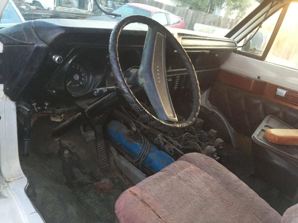 1977 Dodge B300 - photo 12