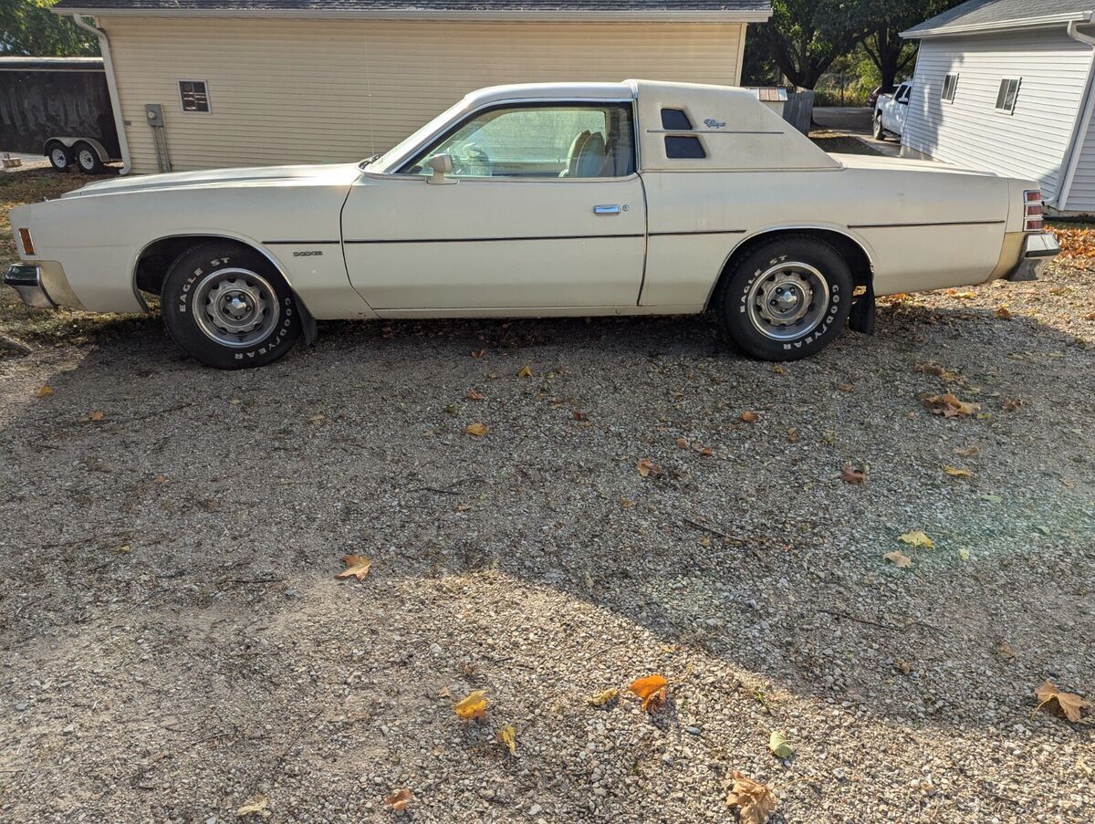1977 Dodge Charger - photo 4