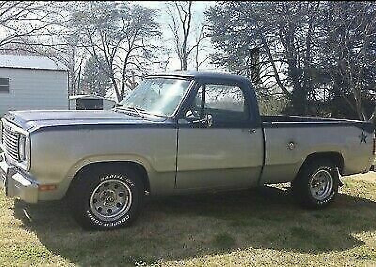 1977 Dodge D100 Custom