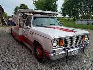 1977 Dodge d300 Hodges hauler flat bed truck with wench 1977 Dodge D300 hodges Hauler