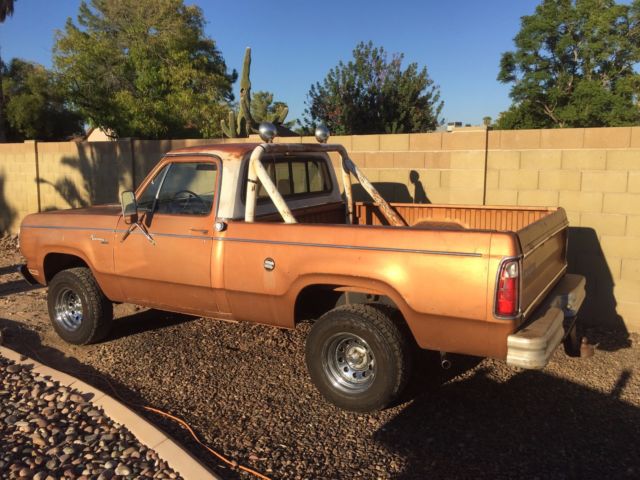 1977 Dodge Power Wagon Factory Big block Shortbed, automatic 1977 Dodge Power Wagon Adventurer 100