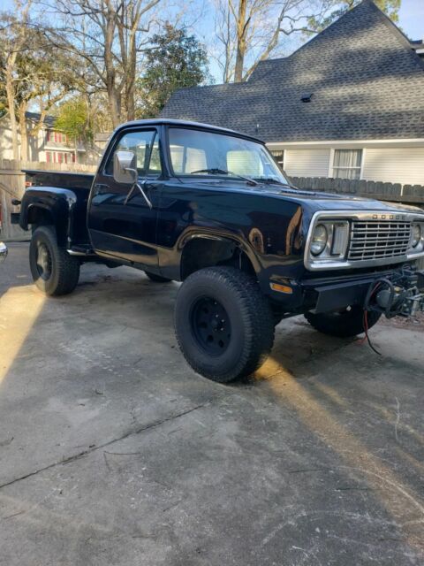 1977 Dodge Power Wagon W100 Custom - photo 2