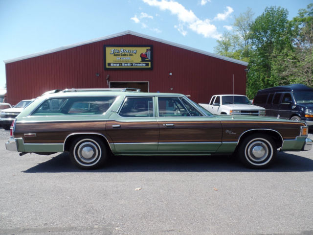 1977 Dodge Monaco Brougham Station Wagon - photo 2