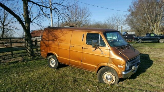 1977 Dodge tradesman 2500 van shorty 1977 Dodge Tradesman 2500