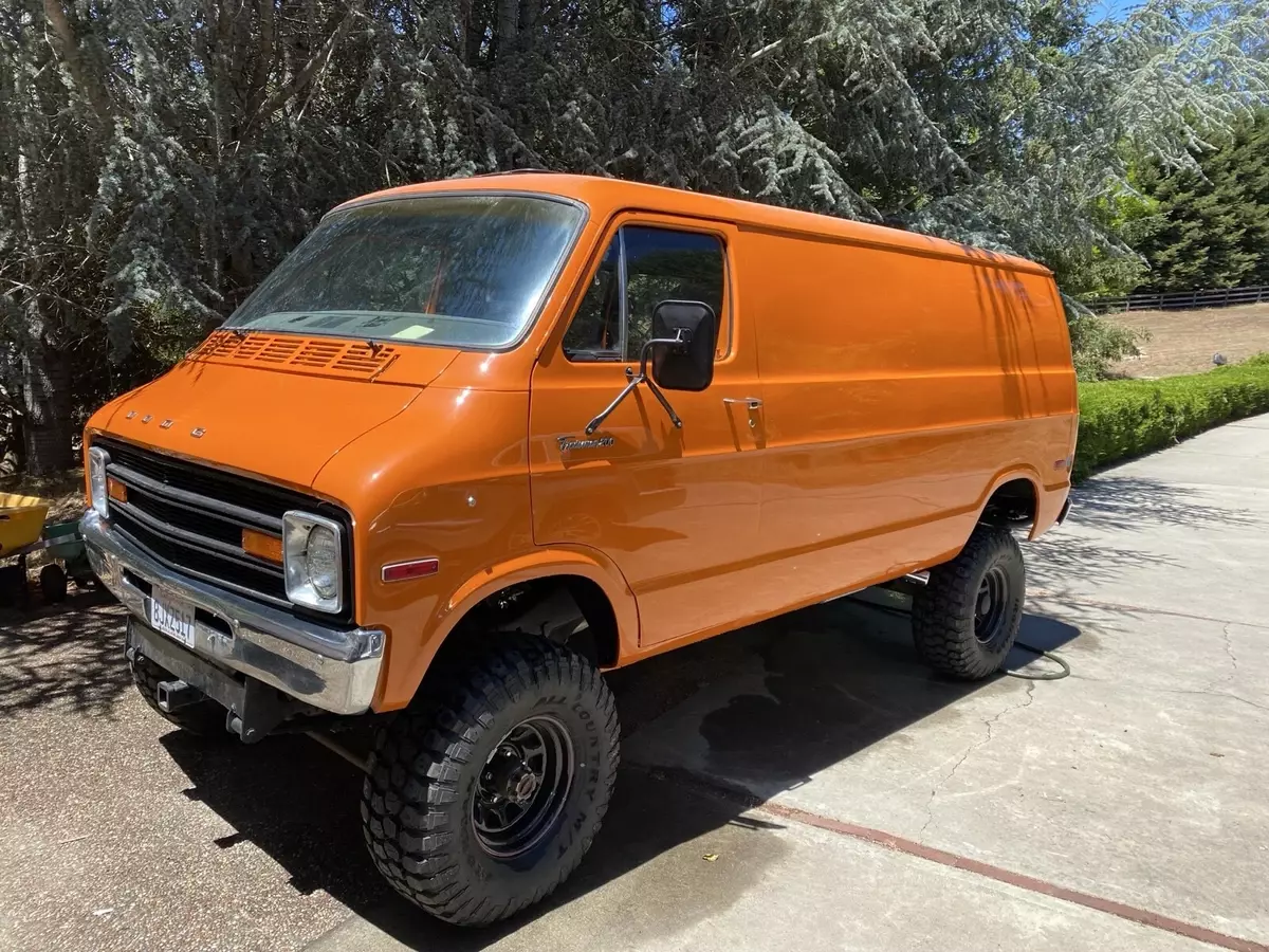 1977 Dodge Van Orange tradesman 200 1977 Dodge Van tradesman 200