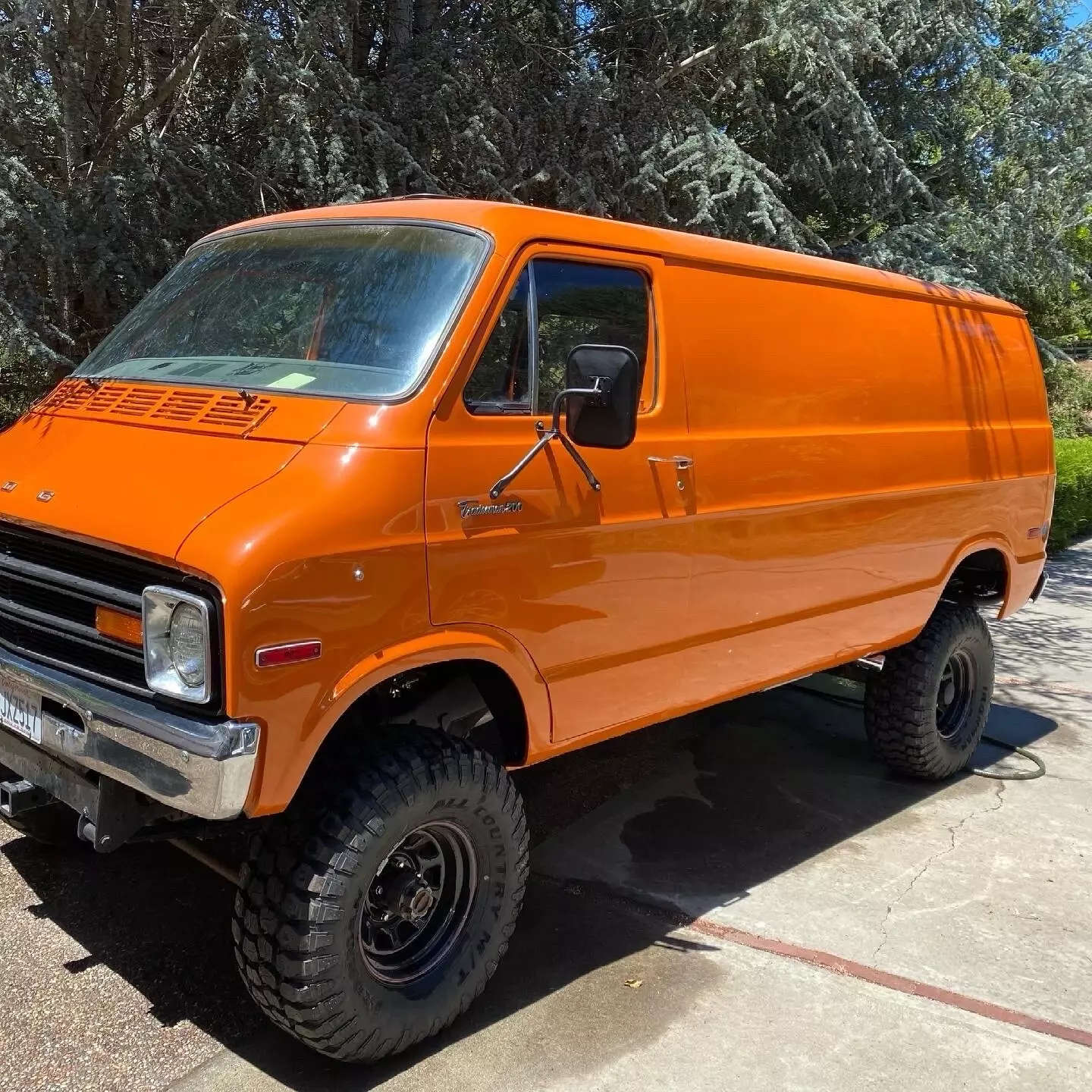 1977 Dodge Van tradesman 200 - photo 2