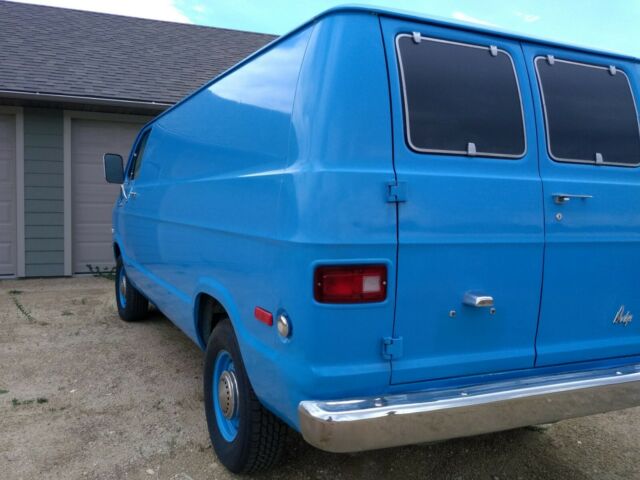 1977 Dodge Van Tradesman B200 - photo 5