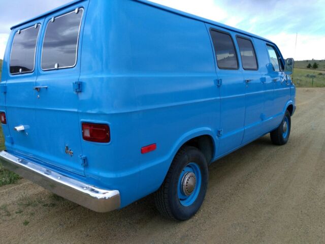 1977 Dodge Van Tradesman B200 - photo 6