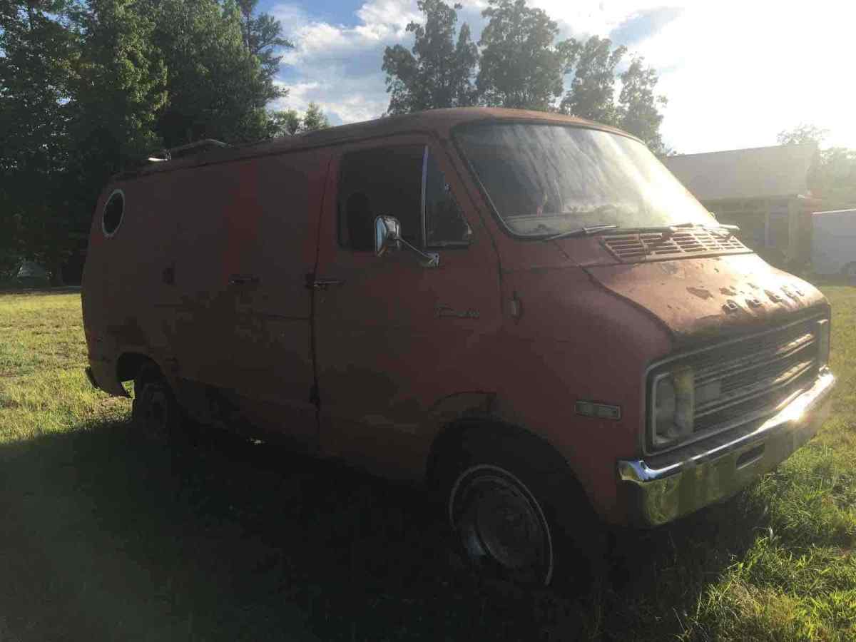1977 Dodge Van Tradesman 100 - photo 4
