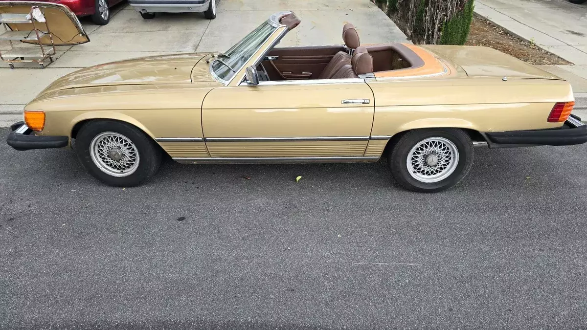 1977 Euro Import 280 SL, 5 Speed with factory straight 6 1977 Mercedes-Benz SL-Class