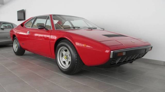 1977 Ferrari 308 GT4 - photo 2