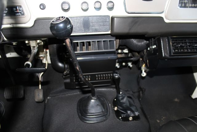 1977 Toyota Land Cruiser FJ40 - photo 11