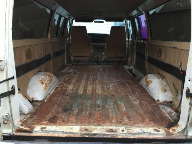 1977 Ford E-Series Van CHATEAU - photo 13
