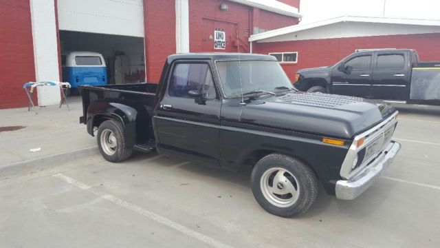 1977 Ford F-100 Shortbed Stepside 1977 Ford F-100 Custom