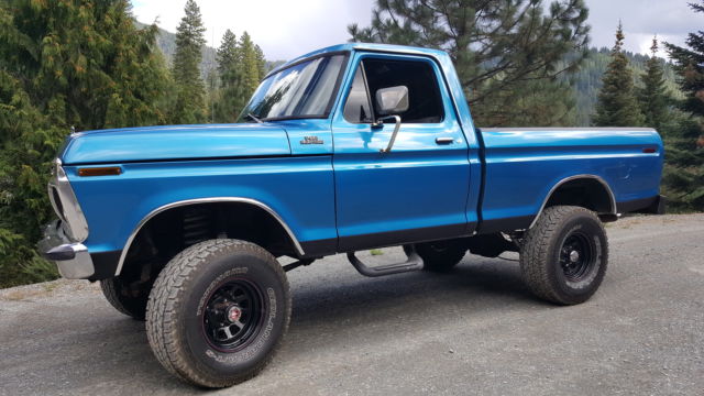 1977 Ford F-150 Custom Lifted 4x4 Shortbed 4-speed manual trans. 1977 Ford F-150
