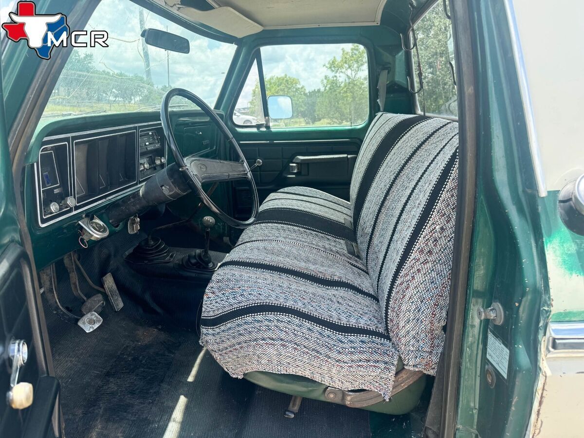 1977 Ford F-250 4x4 - Highboy - Classic Pickup - photo 10