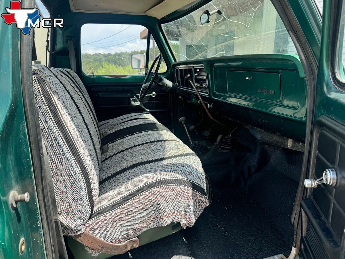 1977 Ford F-250 4x4 - Highboy - Classic Pickup - photo 11