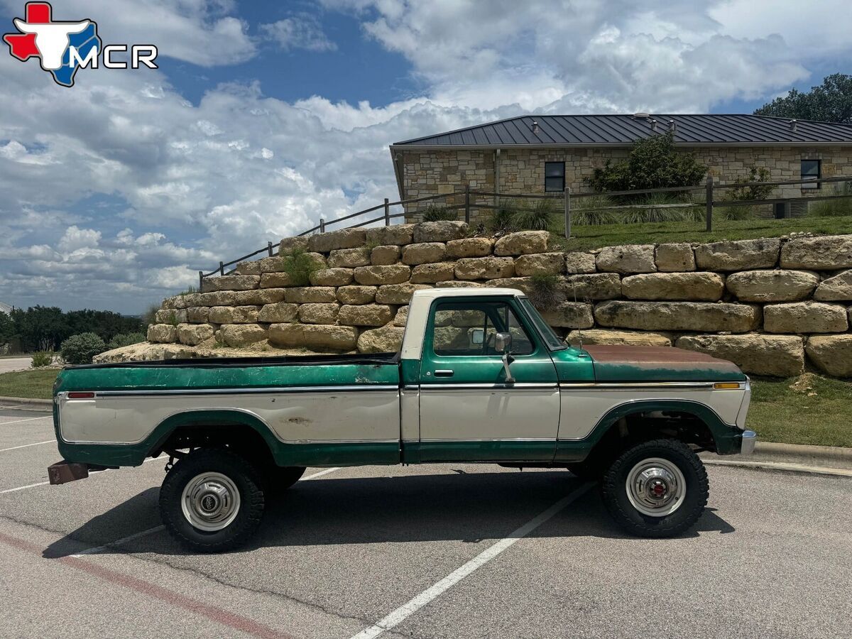 1977 Ford F-250 4x4 - Highboy - Classic Pickup - photo 6