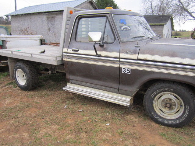 1977 Ford F100 Flat bed truck 1977 Ford F-100