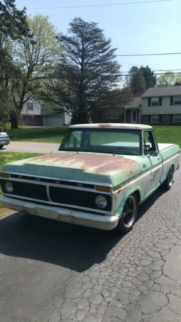 1977 Ford F-100 Custom - photo 2