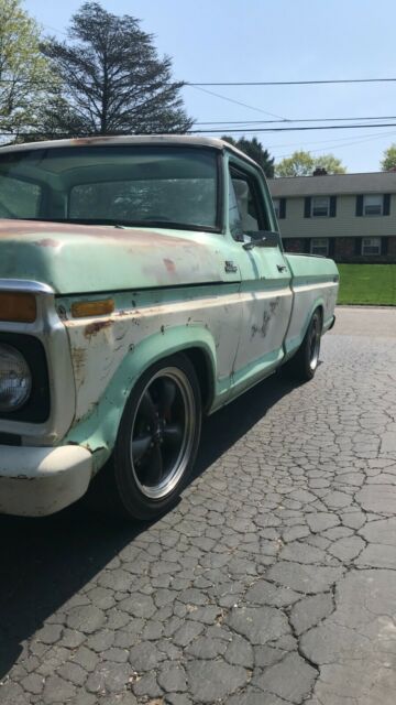1977 Ford F-100 Custom - photo 3