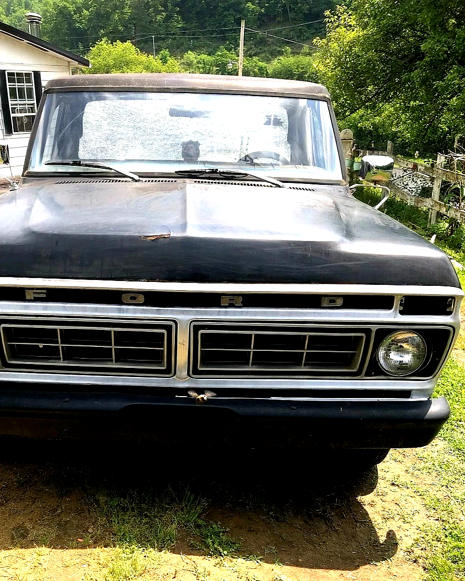 1977 Ford F-100 Shortbed Flareside 351-V8! - photo 2