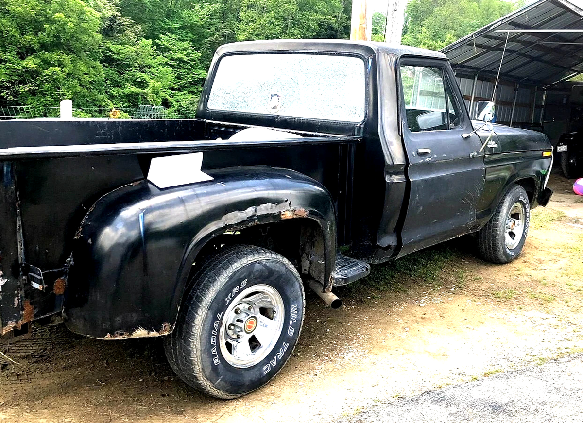 1977 Ford F-100 Shortbed Flareside 351-V8! - photo 3