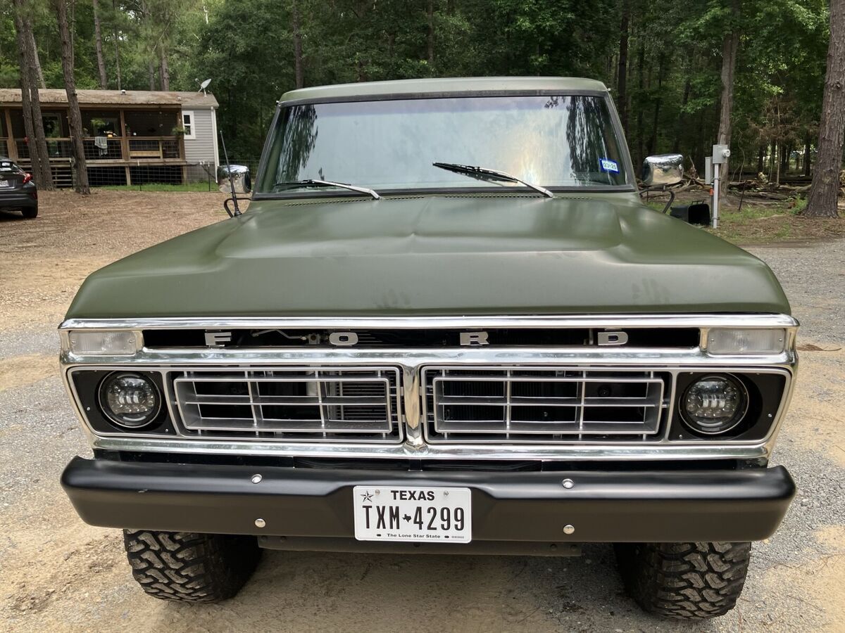 1977 Ford F250 high boy ranger - photo 2