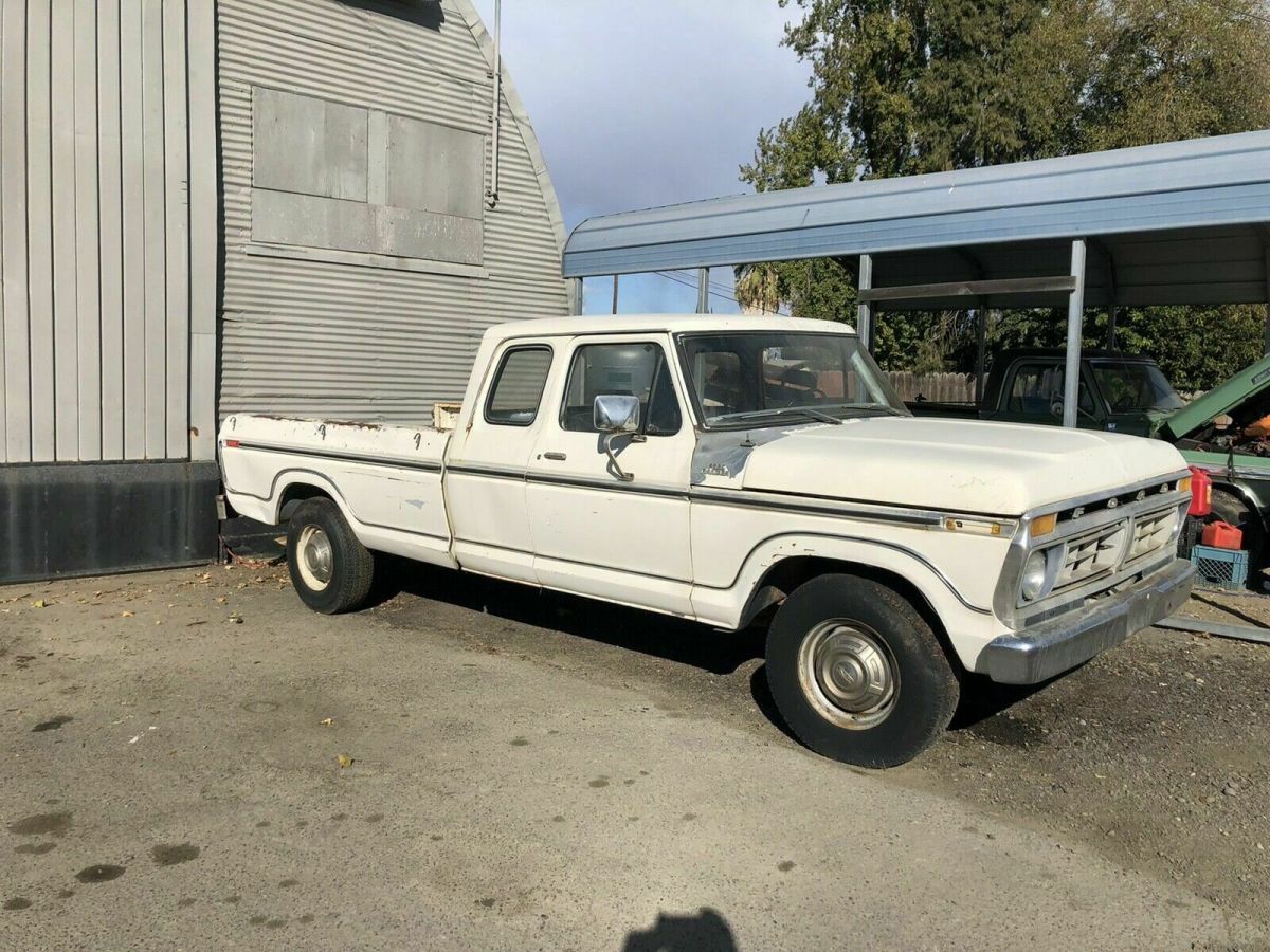 1977 Ford F250 Pickup White RWD Automatic Supercab 1977 Ford F250 Supercab