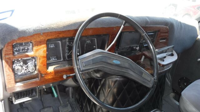 1977 Ford E-Series Van Chateau Cruising Van - photo 12
