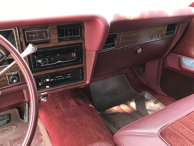 1977 Ford LTD - photo 11