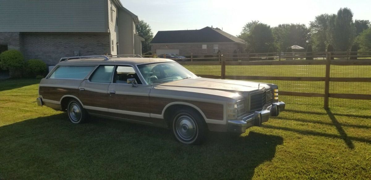 1977 Ford LTD County Squire, 460 V8, Chamois Metallic, Hide-a-way headlights 1977 Ford Country Squire Wagon