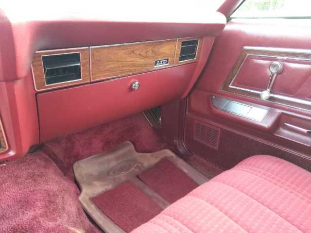 1977 Ford LTD Landau - photo 11