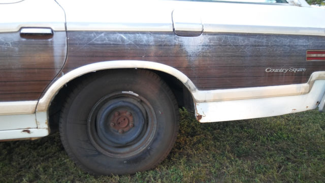 1977 Ford LTD Station Wagon 4 door, 5 including rear door - photo 11