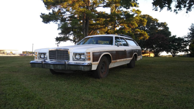 1977 Ford LTD Station Wagon 4 door, 5 including rear door - photo 2
