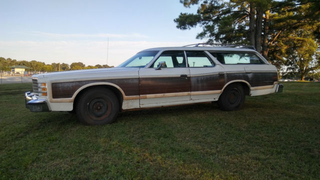 1977 Ford LTD Station Wagon 4 door, 5 including rear door - photo 3