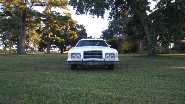 1977 Ford LTD Station Wagon 4 door, 5 including rear door - photo 8